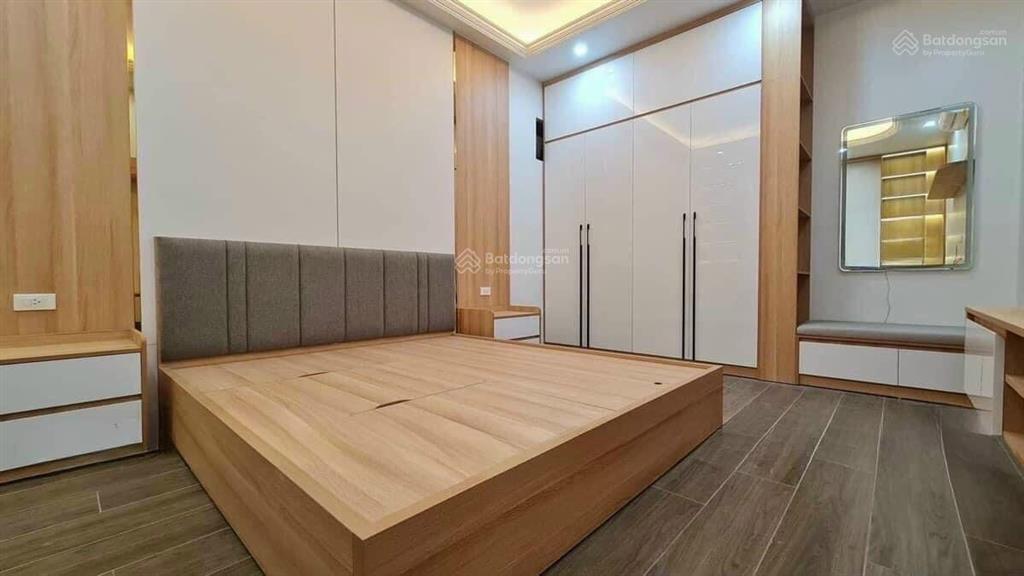 Bán nhà 3 tầng lò gốm, 4pn 40m2 giá 4 tỷ