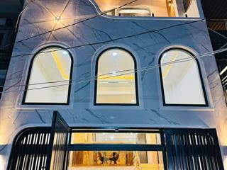 Chủ nhà bán gấp nhà phạm văn hai, p. 1, tân bình. dt 75m2. gia 2ty950trieu cho thuê 20tr/th. shr