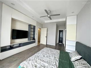 Cho thuê căn 3 phòng ngủ đã sửa lại 136m2 r2 vinhomes royal city giá 26tr/th  em sơn royal