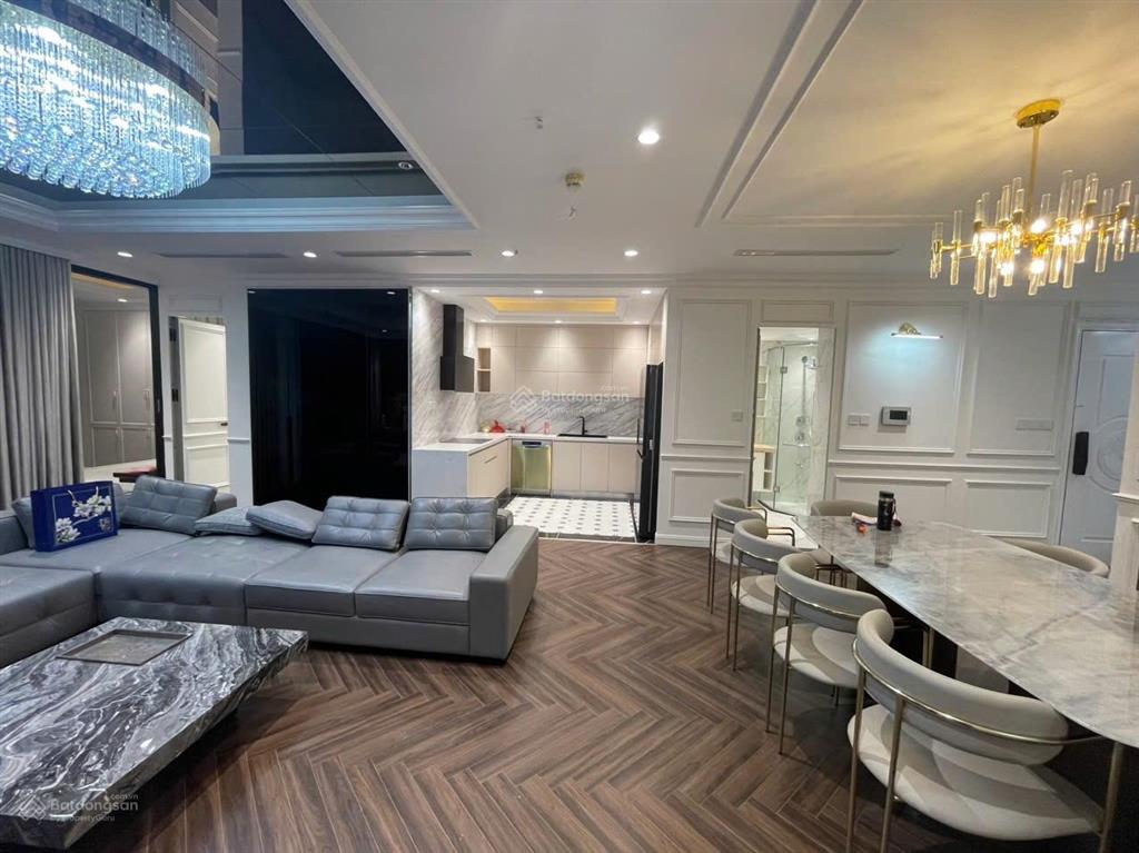 Cho thuê căn hộ 2 phòng ngủ full nội thất 124m2 r2 vinhomes royal city giá 18tr  em sơn royal