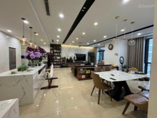 Cho thuê căn hộ 3 phòng ngủ full nội thất 132m2 r5 vinhomes royal city giá 24tr  em sơn royal