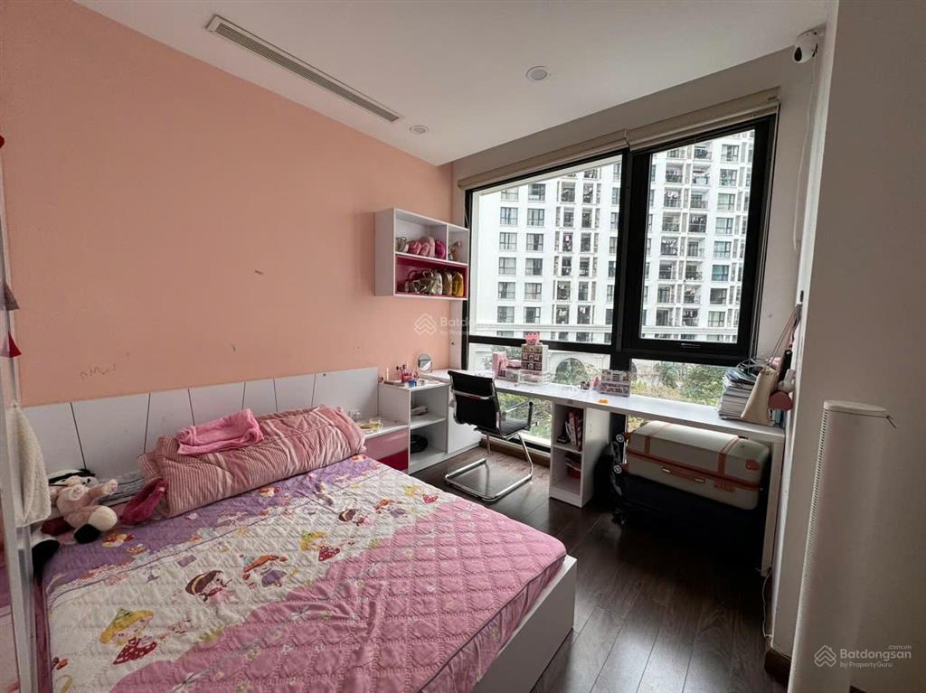 Cho thuê căn hộ 3 phòng ngủ full nội thất 132m2 r5 vinhomes royal city giá 24tr  em sơn royal