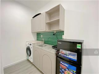 Ch 2pn 1wc, 1p bancol thoáng, 1p khép kín phù hợp ở gđ và 34 bạn sv ở, phòng rộng tới 60m2 full nt