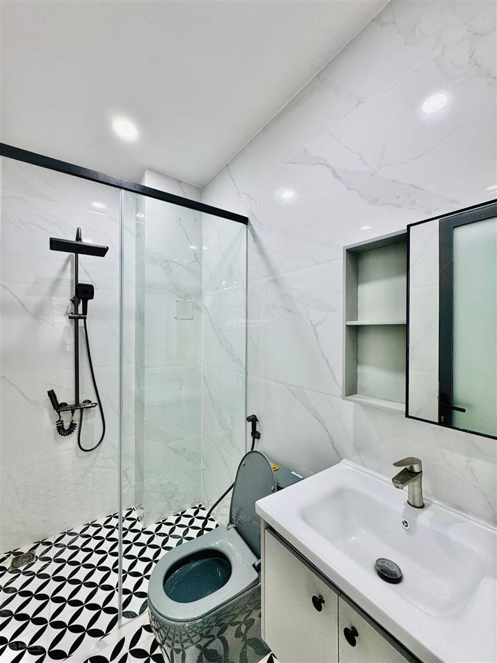 Nhà đẹp giá tốt 3,9 tỷ bán gấp cam kết không tăng giá tại quận 10. dt 55.65m2, shr, hđt cao 20tr/th