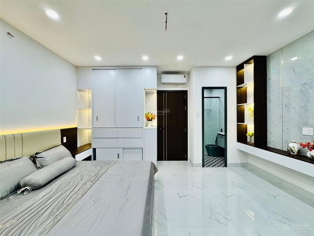 Nhà đẹp giá tốt 3,9 tỷ bán gấp cam kết không tăng giá tại quận 10. dt 55.65m2, shr, hđt cao 20tr/th