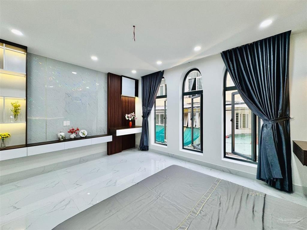 Nhà đẹp giá tốt 3,9 tỷ bán gấp cam kết không tăng giá tại quận 10. dt 55.65m2, shr, hđt cao 20tr/th