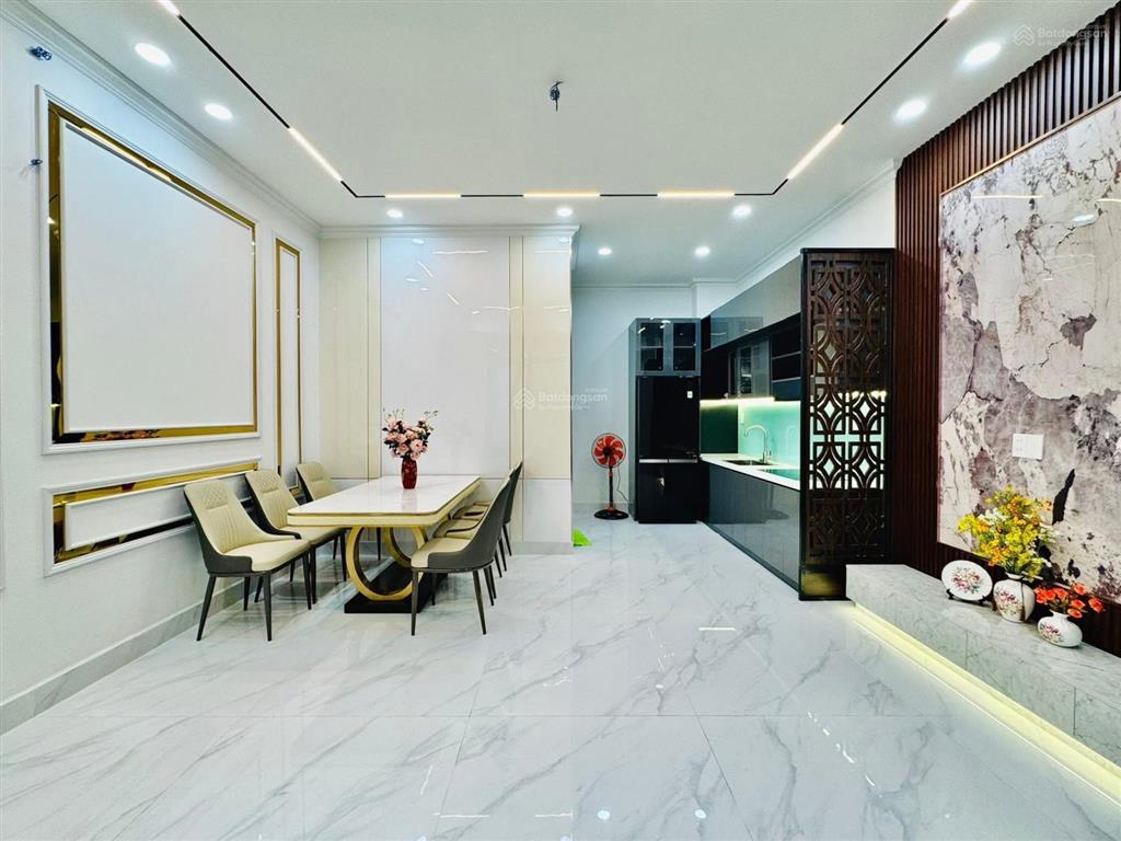 Nhà đẹp giá tốt 3,9 tỷ bán gấp cam kết không tăng giá tại quận 10. dt 55.65m2, shr, hđt cao 20tr/th