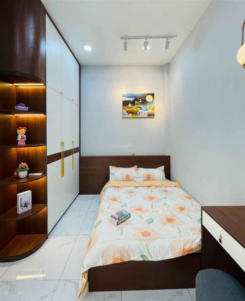 Chính chủ gửi bán nhà 28m2 2tỷ050 đường phan văn hân p17 bình thạnh. sổ hồng riêng