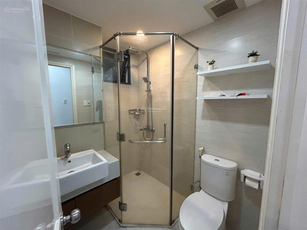 Cần bán cc res green tower dt 83m2 3pn sổ hồng giá 5.3 tỷ chi tiết  0909 368 *** hân