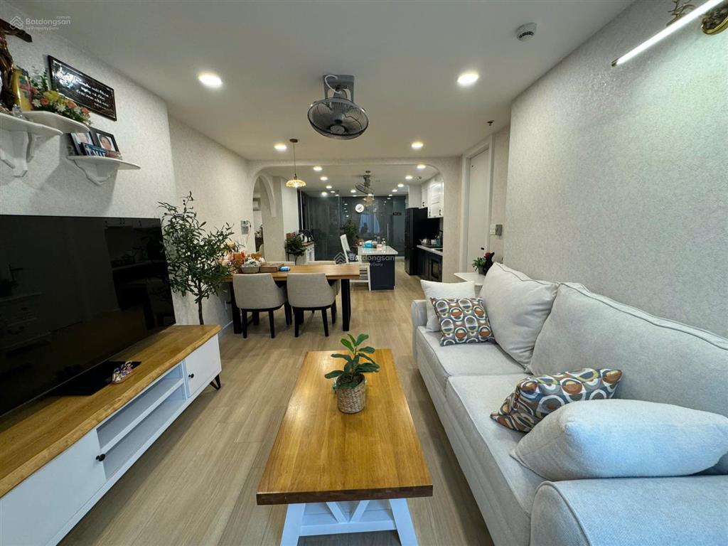 Cần bán cc âu cơ tower dt 88m2 3pn 2wc full nt giá 3.9 tỷ.  0909 368 *** hân