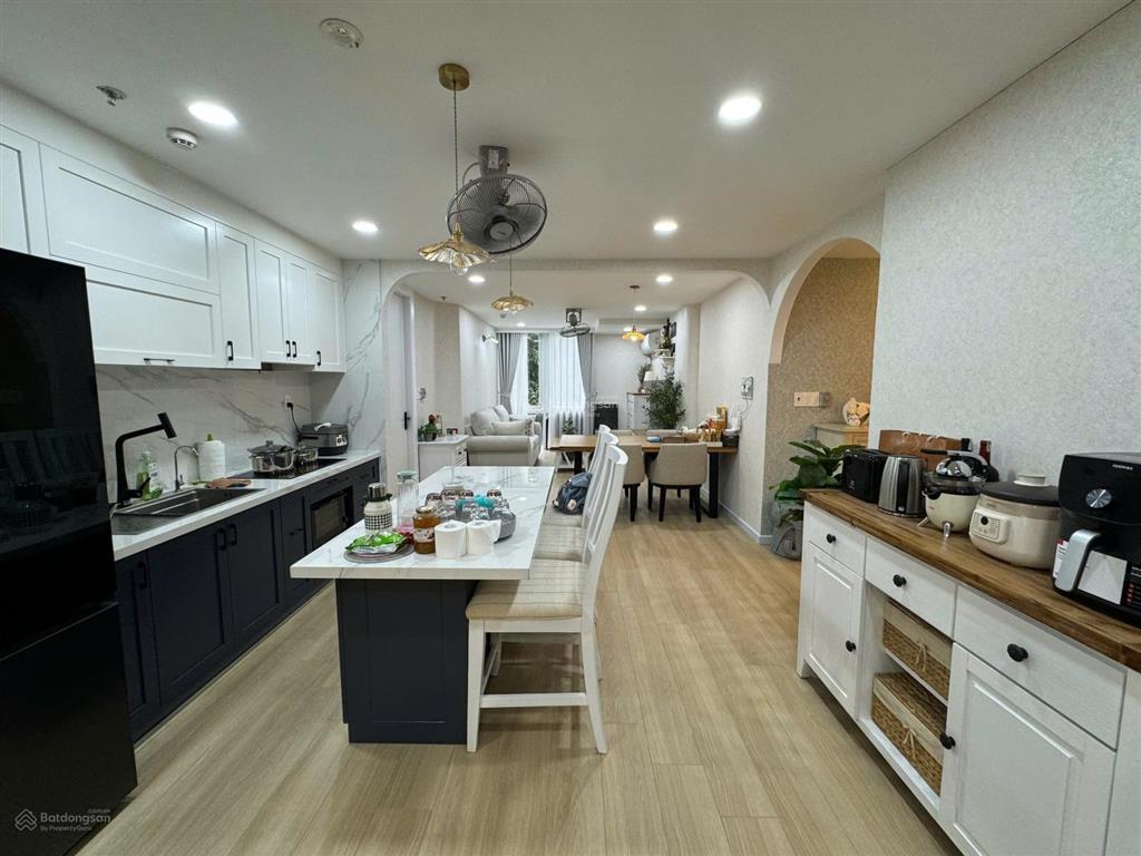 Cần bán cc âu cơ tower dt 88m2 3pn 2wc full nt giá 3.9 tỷ.  0909 368 *** hân