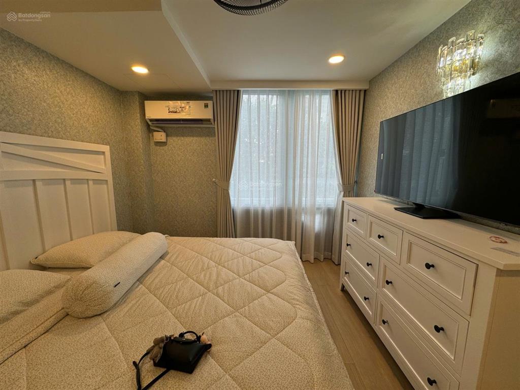 Cần bán cc âu cơ tower dt 88m2 3pn 2wc full nt giá 3.9 tỷ.  0909 368 *** hân