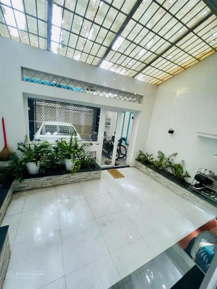 Nhà đẹp 3 tầng ở liền  hxh thông  5x33m  nguyễn ảnh thủ