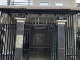 Bán nhà mỹ hạnh nam đức hoà long an dt 100m2. sổ hồng riêng giá 1tỷ380.  0767 179 ***