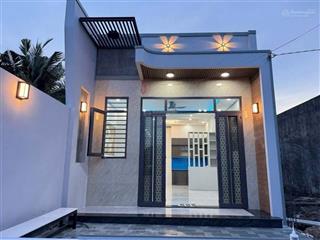 Bán nhà mỹ hạnh nam đức hoà long an sổ hồng riêng dt 90m2 giá 1tỷ650  0767 179 ***