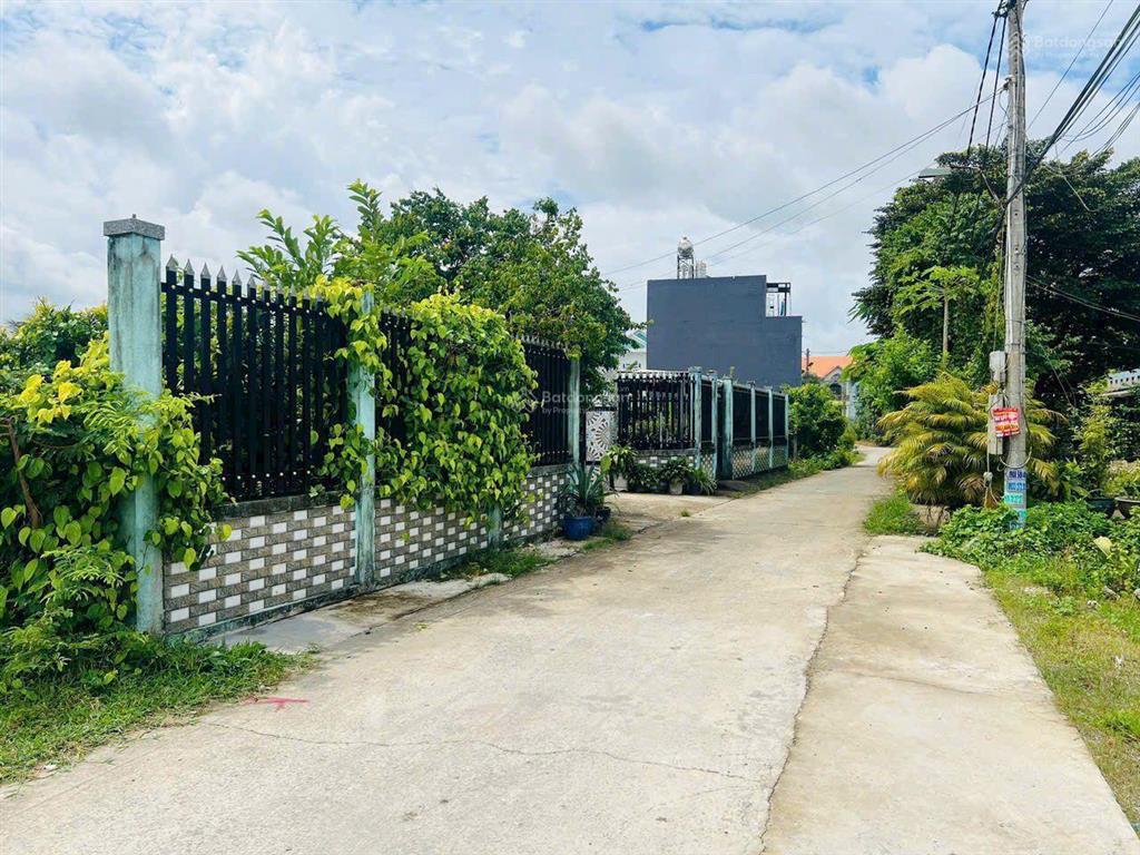 Bán đất ở xã mỹ hạnh nam đức hòa long an giá 1,3 tỷ dt 150m2 shr mặt tiền 5m  0767 179 ***