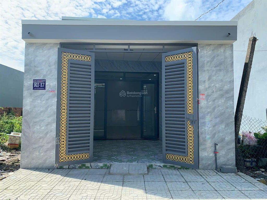 Bán nhà trong kdc trần anh mỹ hạnh nam đức hoà long an dt 100m2 shr giá1tỷ850  0767 179 ***