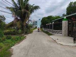 Bán gấp đất 130m2 tại xã mỹ hạnh bắc đức hoà 990 triệu vnd sổ hồng riêng hỗ trợ vay  0767 179 ***