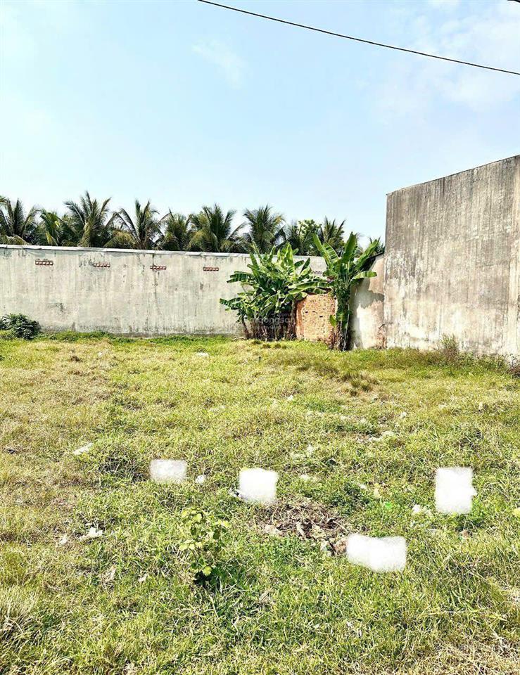 Bán gấp đất 130m2 tại xã mỹ hạnh bắc đức hoà 990 triệu vnd sổ hồng riêng hỗ trợ vay  0767 179 ***