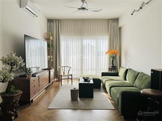 Chính chủ căn góc tầng 15 tháp tây 136.2 m2 full nội thất. view đỉnh.