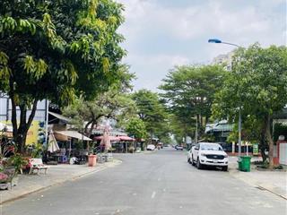 Biệt thự mặt tiền kinh doanh nguyễn đình thi, kdc gia hoà, phước long b, quận 9. trục chính gia hoà