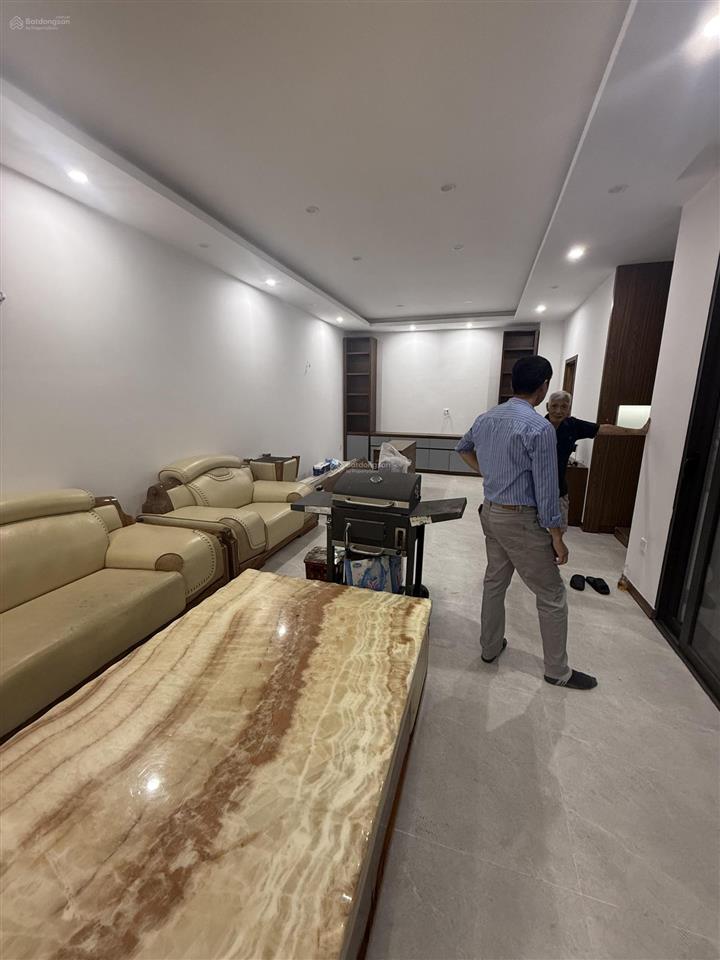 Cực hiếm , nhà đẹp nguyễn thái học dt 90m , 6 tầng thang máy . ở ngay sổ đỏ trao tay , giá 35ty