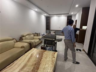 Cực hiếm , nhà đẹp nguyễn thái học dt 90m , 6 tầng thang máy . ở ngay sổ đỏ trao tay , giá 35ty