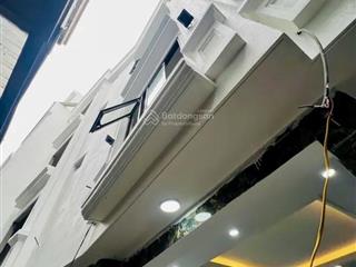 Nhà mới kính koong phố láng hạ  ba đình, 30m2 xây 5 tầng, 3pn, gần chợ thành công, sổ đỏ, 7,1 tỷ
