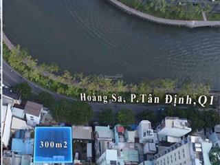 Hoàng sa, p. tân định, quận 1  diện tích = 17,8 x 17m. gpxd 3 hầm, 14 tầng. giảm về 180 tỷ