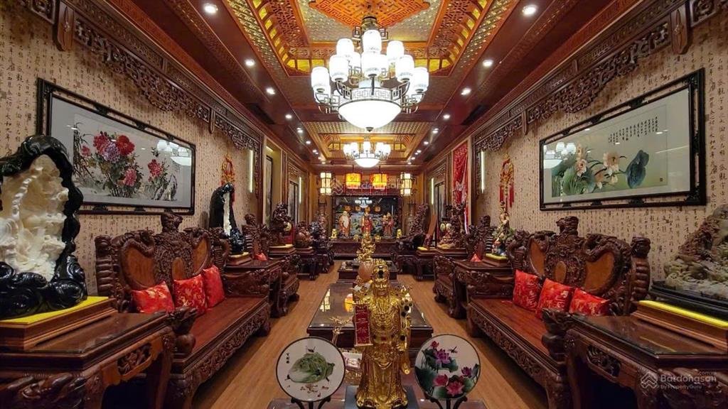 Biệt thự tân cổ điển  mt trần văn kiểu, p. 10 quận 6  dt 20x50m (cn 1.200m2)  hầm + 4 tầng, st