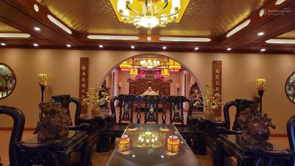 Biệt thự tân cổ điển  mt trần văn kiểu, p. 10 quận 6  dt 20x50m (cn 1.200m2)  hầm + 4 tầng, st