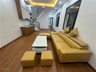 Hàng cực đẹp giá mềm! 4,15 tỷ  95m2  tập thể sư phạm  giáp phố  ô tô đỗ chân cầu thang