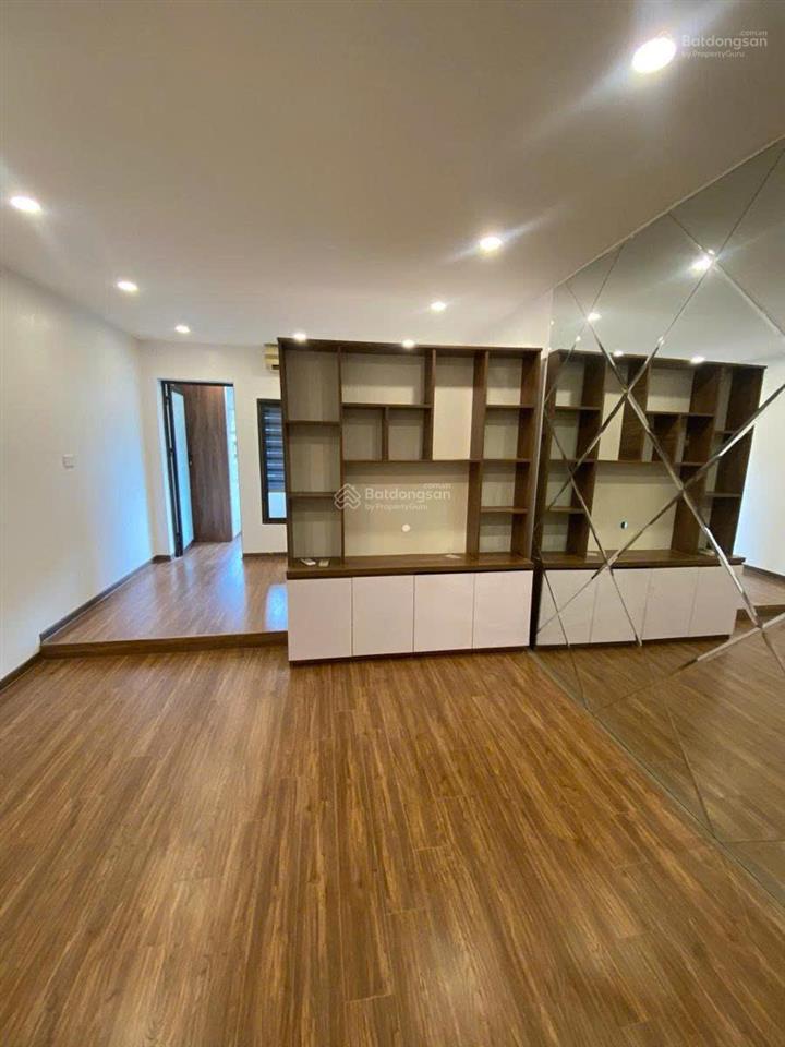 Tin nóng tập thể hoàng quốc việt! tầng 3 70m2 3,85 tỷ oto đỗ cửa tiện ích ngập tràn.