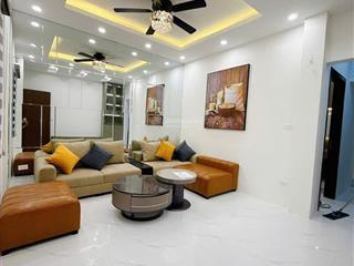 Bán căn hộ tập thể hoàng quốc việt! tầng 3  80m2  3,98tỷ  ô tô đỗ cửa  tiện ích ngập tràn