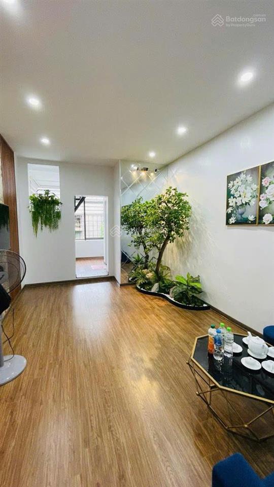 Cần bán gấp căn tập thể tầng 4 100m2 4,1tỷ hoàng quốc việt ô tô đỗ cửa tiện ích bạt ngàn
