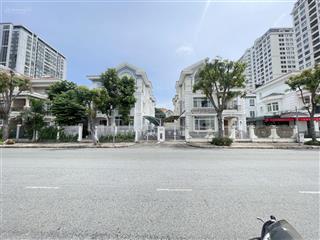 Bán biệt thự đơn lập cao cấp khu nam, phú mỹ hưng, đường lớn sát công viên lớn nam viên