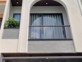 Chính chủ bán nhà huỳnh mẫn đạt p2 q5. dt 75,1m2 giá 3tỷ1 gần tiểu học huỳnh mẫn đạt. cho thuê 24tr