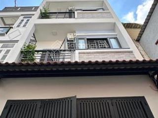 Hạ 500triệu bán gấp nhà đoàn như hài p12 q4. giá 2tỷ9/67,5m2 gần trường đh luật. đang cho thuê 18tr