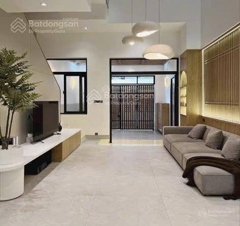 Gia đình tôi bán nhà cho thuê 20tr/th chu văn an p12 bình thạnh. giá 3tỷ100/70,2m2 gần chợ cây điệp