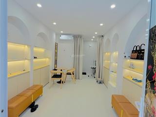 Bán nhà vĩnh viễn, quận 10 dt 3.5x7m full nội thất giá 7.5 tỷ (thương lượng)