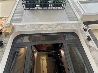 Tôi bán nhà đoàn thị điểmp1phú nhuận, gần bệnh viện hoàn mỹ. 3tỷ450/63,2m2 đang cho thuê 17triệu