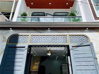 Cô vân đi mỹ ở cần bán nhà nguyễn thái bìnhq1, gần chợ dân sinh. 4tỷ560/67,6m2 đang cho thuê 29tr