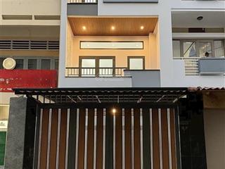 Cô ba đi úc bán nhà phan liêmđakaoq1, gần công viên lê văn tám. 4tỷ390/76,5m2 đang cho thuê 32tr