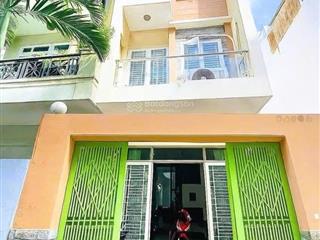 Vợ chồng tôi bán nhà tân canhp1tân bình, gần tiểu học lê văn sỹ. 3tỷ820/76,3m2 đang cho thuê 25tr