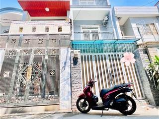 Tôi bán nhà 2tỷ890/64m2 đường số 6hiệp bình chánhthủ đức, gần chợ bình triệu. đang cho thuê 18tr