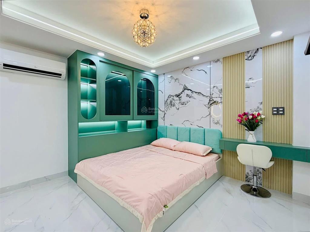 Bán nhà diện tích 85m2 giá sốc chỉ 3tỷ9 đường nhiêu tâmp5q5, gần chợ hoà bình. đang cho thuê 26tr