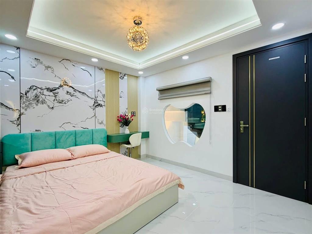 Bán nhà diện tích 85m2 giá sốc chỉ 3tỷ9 đường nhiêu tâmp5q5, gần chợ hoà bình. đang cho thuê 26tr