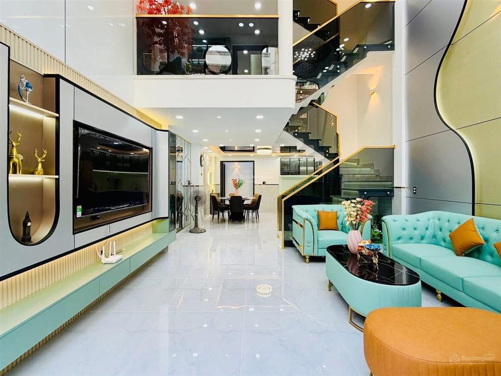 Bán nhà diện tích 85m2 giá sốc chỉ 3tỷ9 đường nhiêu tâmp5q5, gần chợ hoà bình. đang cho thuê 26tr