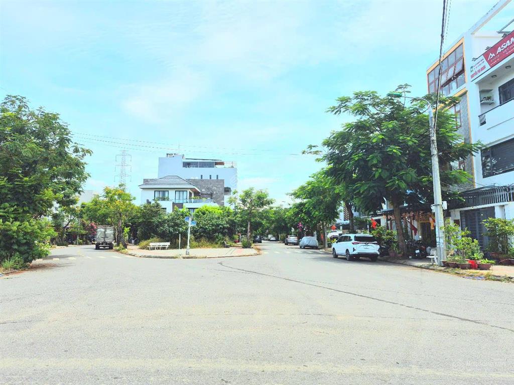 Bán lô góc 2mt đường nguyễn đình thi và hồ phi tích, view sông hòa xuân