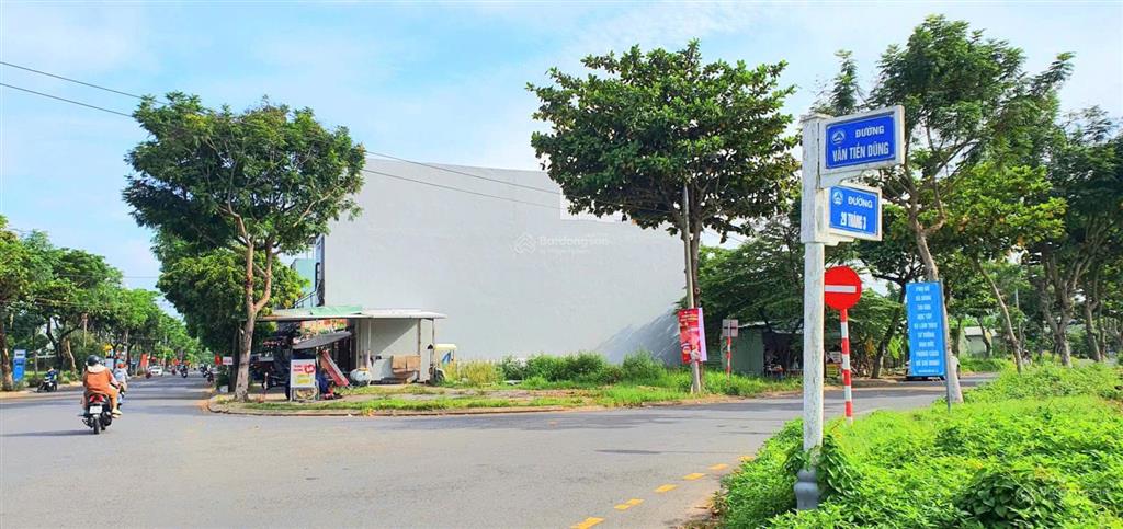 Bán lô góc đường 29/3 và văn tiến dũng, hòa xuân, đối diện công viên, bên cạnh trường học